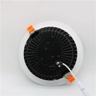 Led infälld taklampa